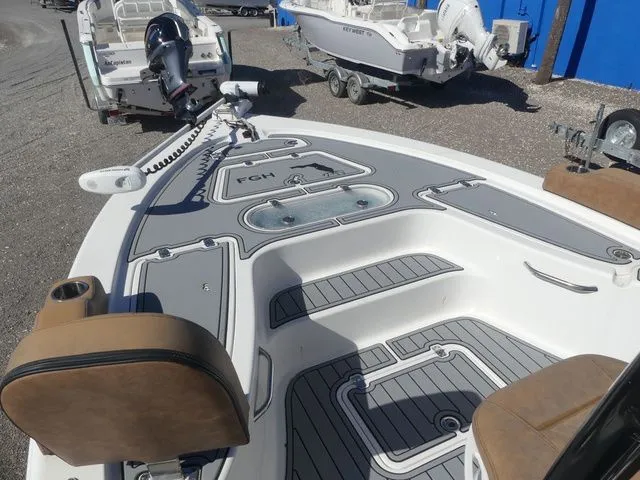 Slide: The Image of Sea Pro 248 2021 - 13