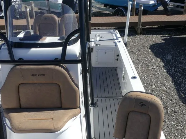 Slide: The Image of Sea Pro 248 2021 - 18