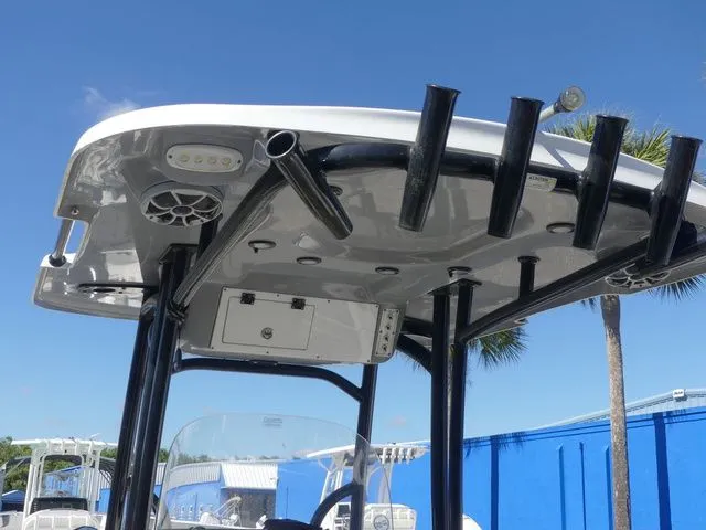 Slide: The Image of Sea Pro 248 2021 - 28