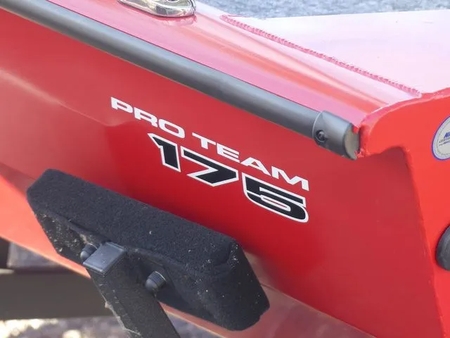 Slide: The Image of Tracker Pro Team 175 2026 - 8