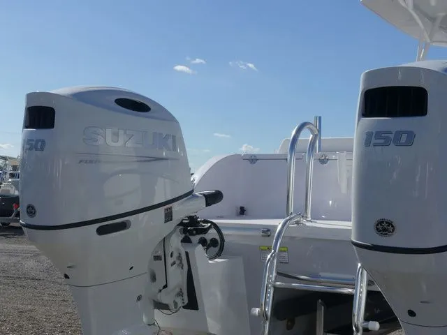 Slide: The Image of Twin Vee 240 GFX2 2026 - 10