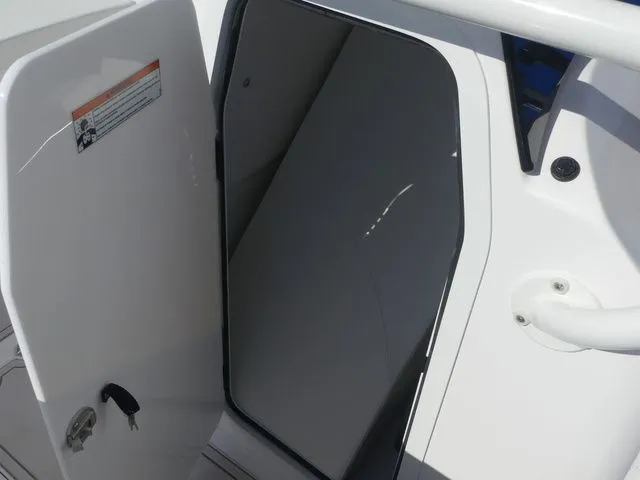 Slide: The Image of Twin Vee 240 GFX2 2026 - 18