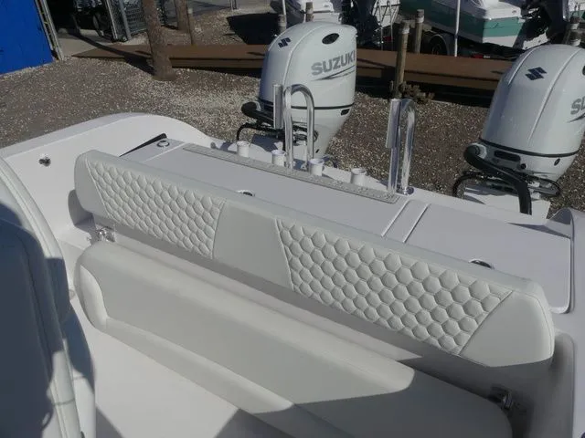 Slide: The Image of Twin Vee 240 GFX2 2026 - 21