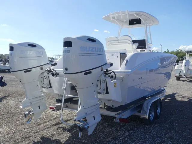 Slide: The Image of Twin Vee 240 GFX2 2026 - 4