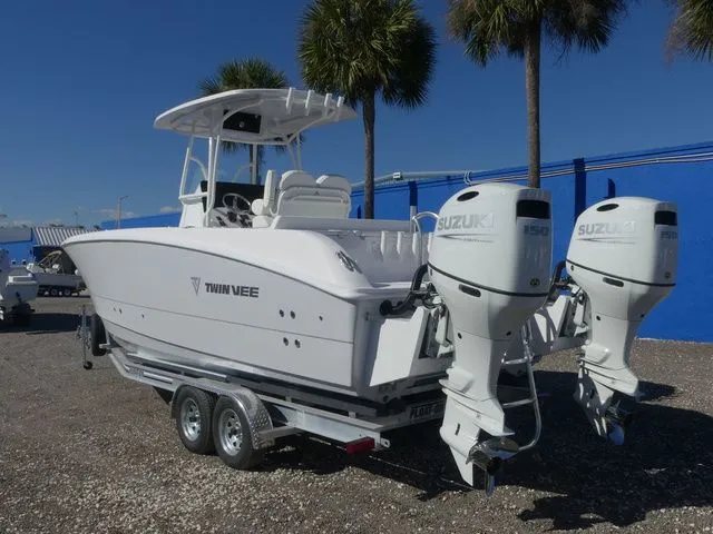 Slide: The Image of Twin Vee 240 GFX2 2026 - 6