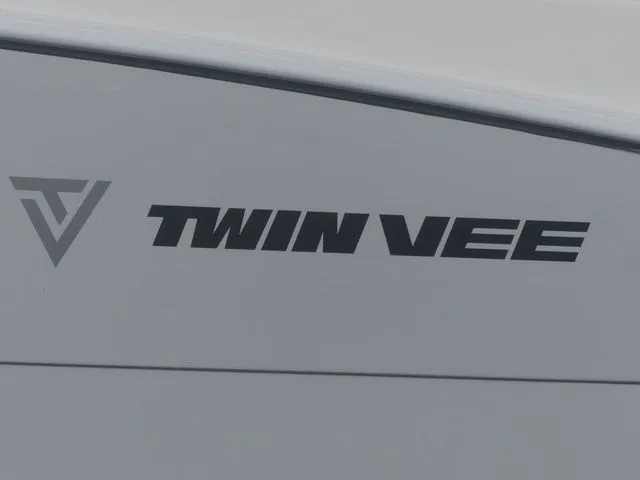 Slide: The Image of Twin Vee 240 GFX2 2026 - 8