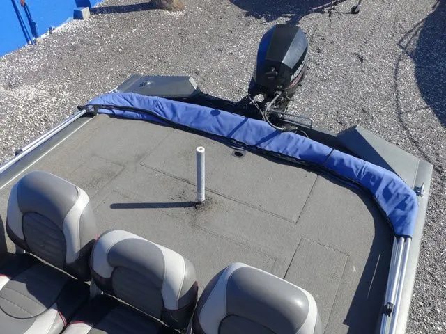 Slide: The Image of Tracker Pro Team 175 2004 - 16