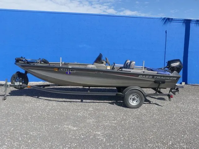 Slide: The Image of Tracker Pro Team 175 2004 - 7