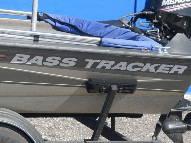 Slide: The Image of Tracker Pro Team 175 2004 - 8