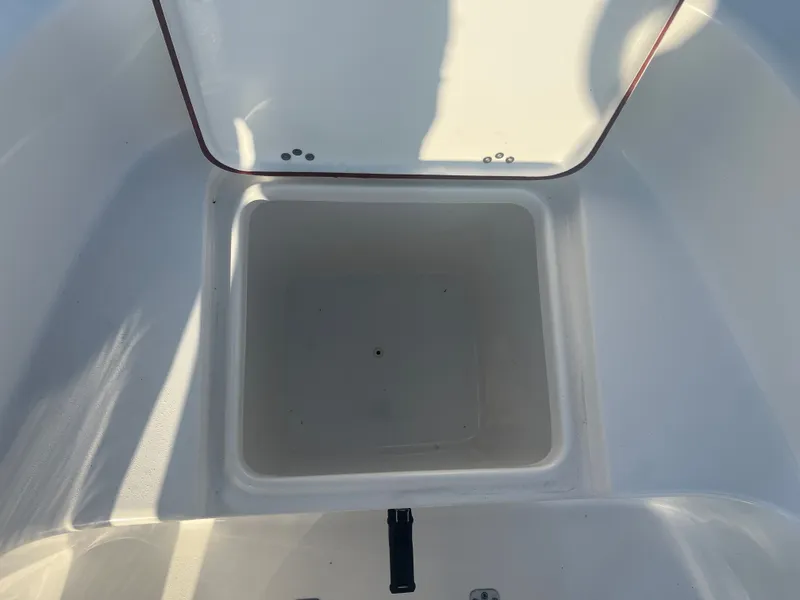 Slide: The Image of Sea Pro 230 2024 - 16