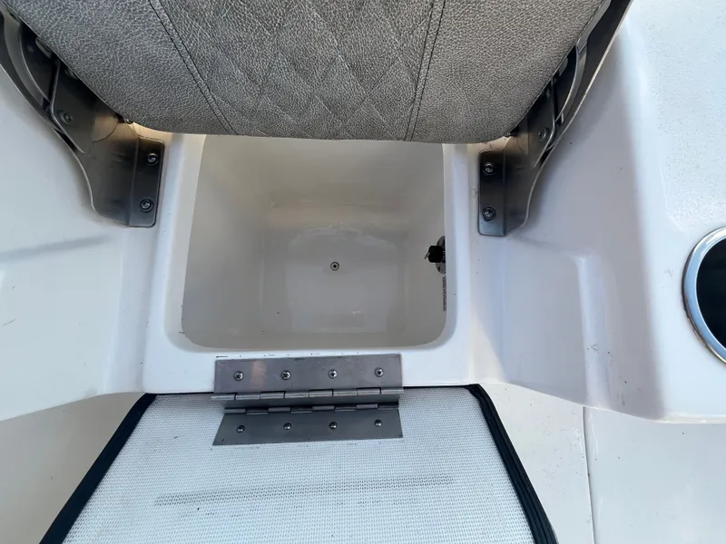 Slide: The Image of Sea Pro 230 2024 - 30