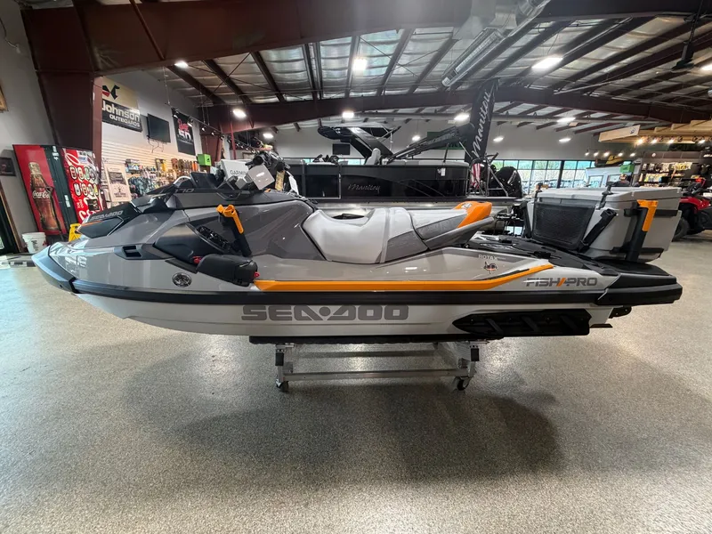 Slide: The Image of Sea-Doo FishPro Trophy 170 2026 - 5