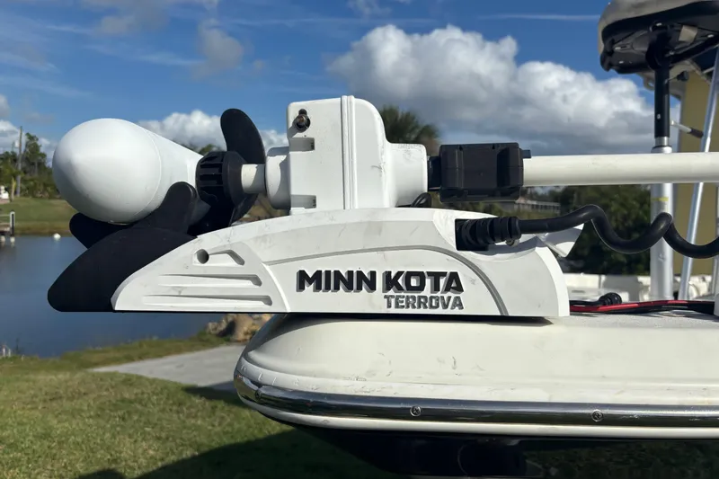 Slide: The Image of Minn Kota Terrova trolling motor on 2017 NauticStar 215 XTS Shallow Bay boat. - 3
