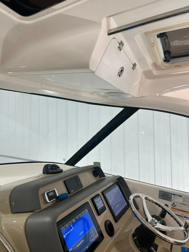 Slide: The Image of Pursuit OS 385 Offshore 2016 - 11