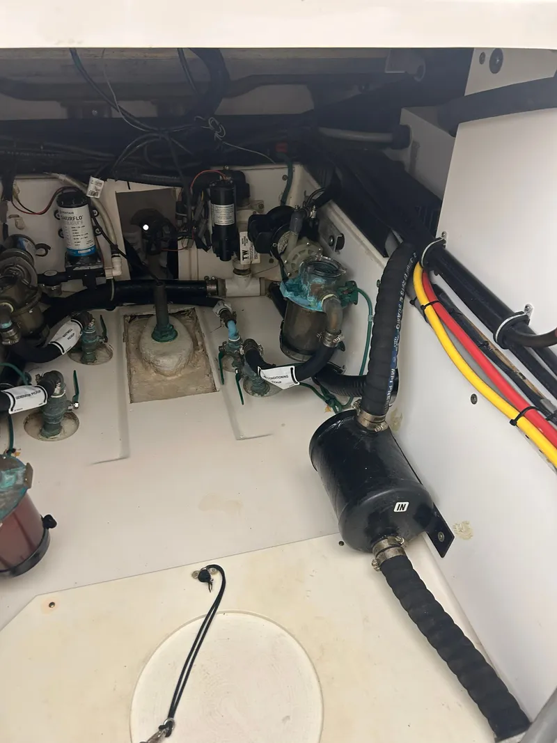 Slide: The Image of Pursuit OS 385 Offshore 2016 - 13