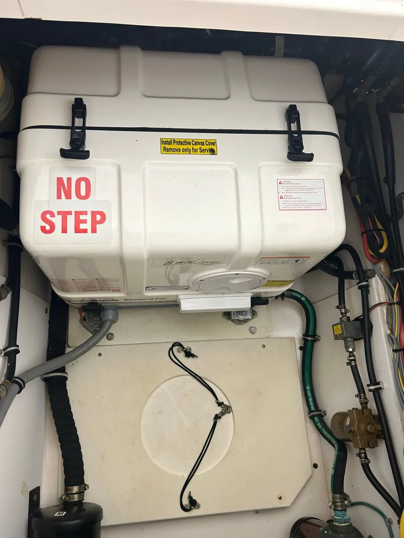 Slide: The Image of Pursuit OS 385 Offshore 2016 - 14