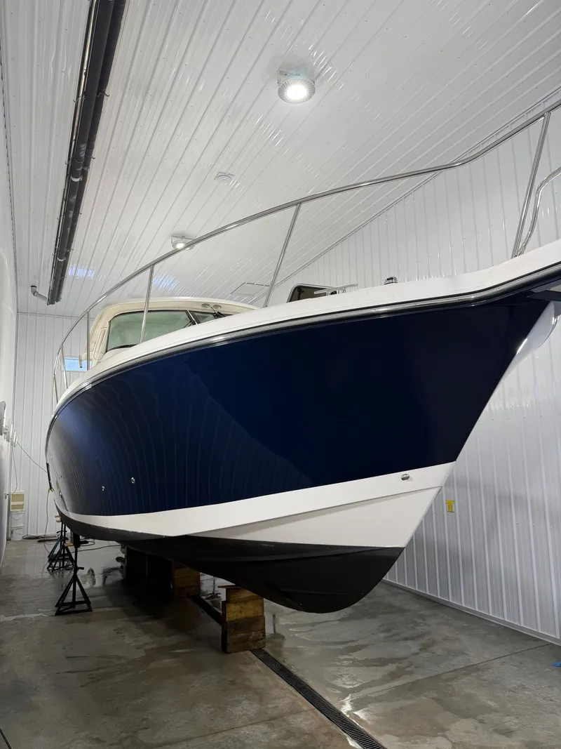 Slide: The Image of Pursuit OS 385 Offshore 2016 - 2