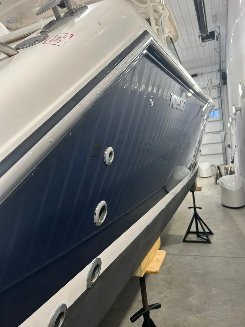 Slide: The Image of Pursuit OS 385 Offshore 2016 - 20