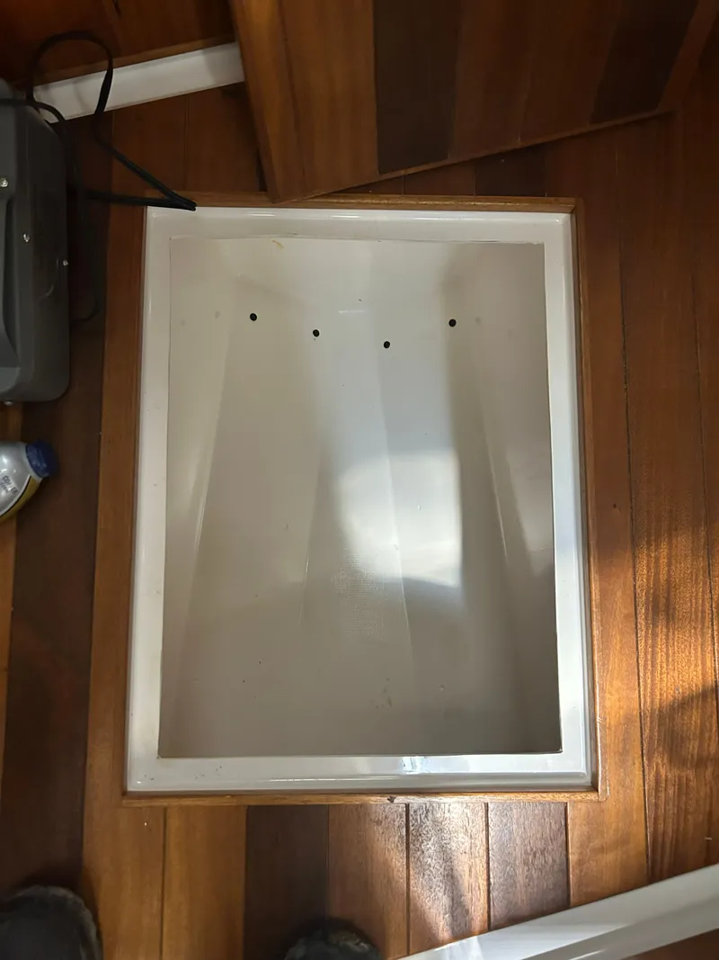 Slide: The Image of Pursuit OS 385 Offshore 2016 - 21