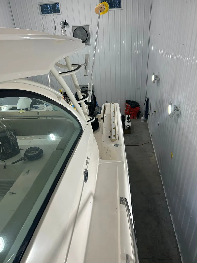 Slide: The Image of Pursuit OS 385 Offshore 2016 - 31