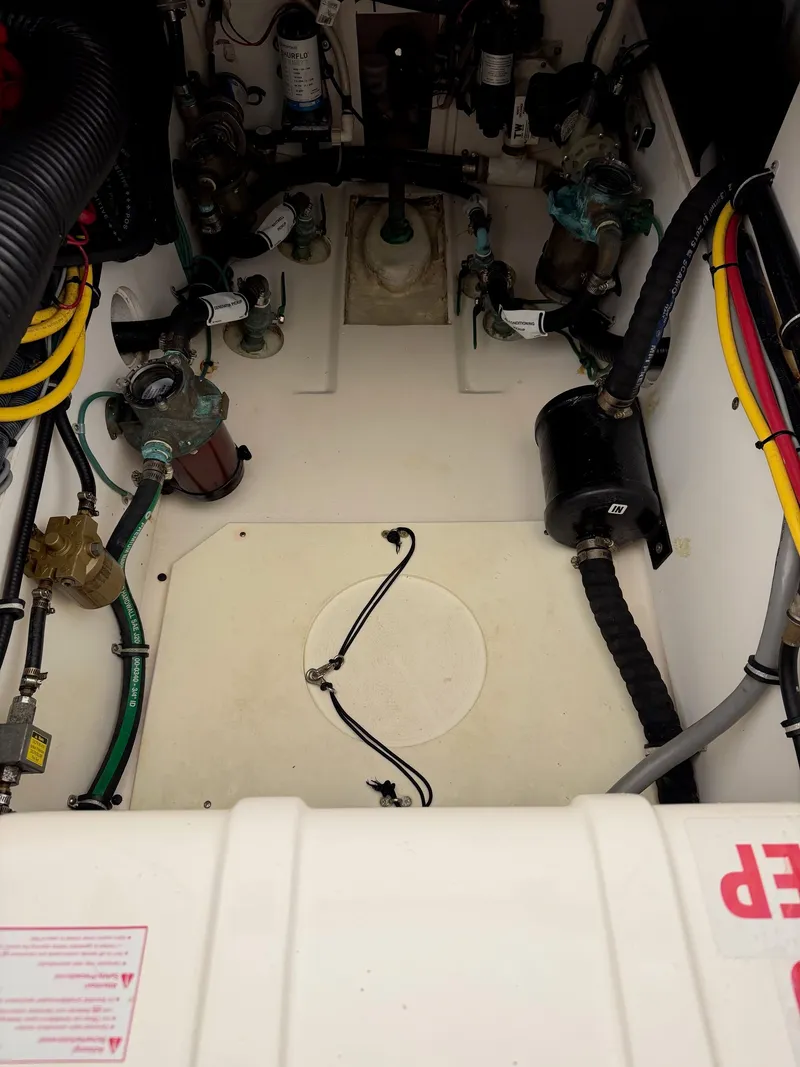 Slide: The Image of Pursuit OS 385 Offshore 2016 - 6