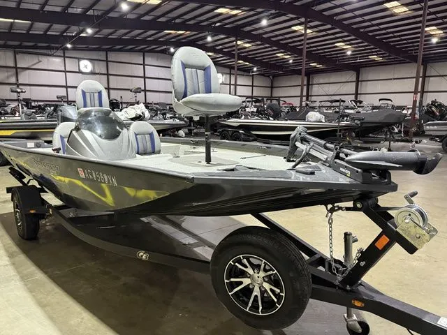 Slide: The Image of G3 Sportsman 1610 Vnl W/Yamaha 50 2022 - 3