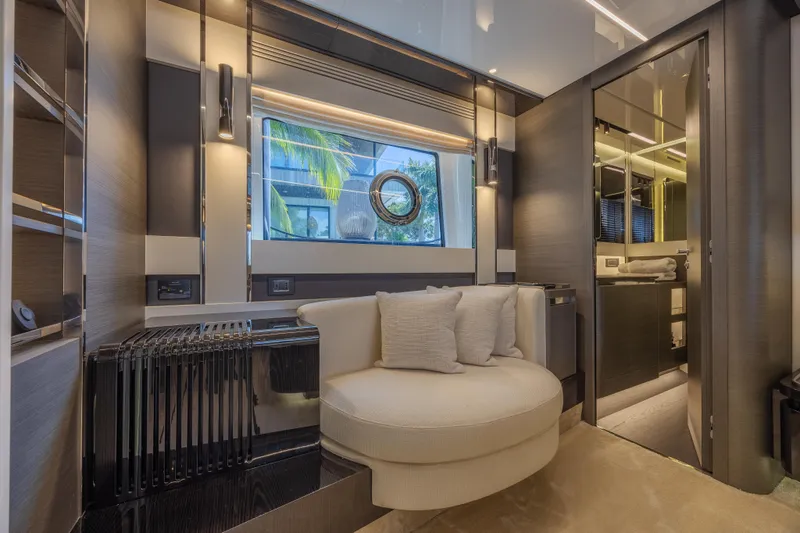 Slide: The Image of Azimut S8 2023 - 52