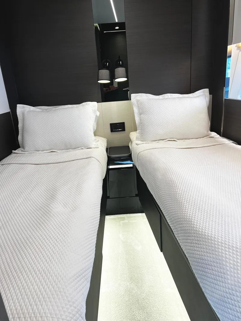 Slide: The Image of Azimut S8 2023 - 62