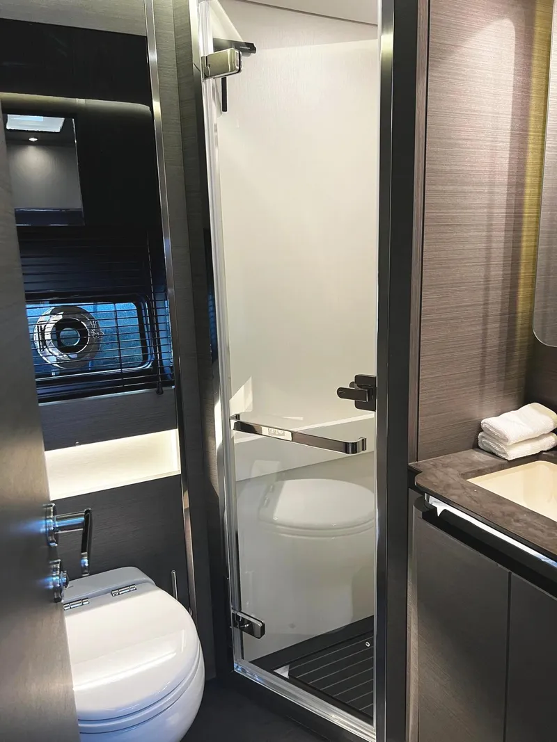 Slide: The Image of Azimut S8 2023 - 64