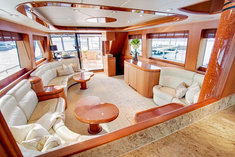 Slide: The Image of Luxurious interior of a 2006 Horizon 82’ Cockpit Motoryacht. - 10