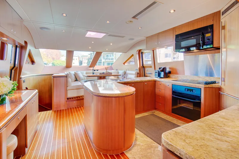 Slide: The Image of Luxurious interior of Horizon 82’ Cockpit Motoryacht, 2006 model. - 11