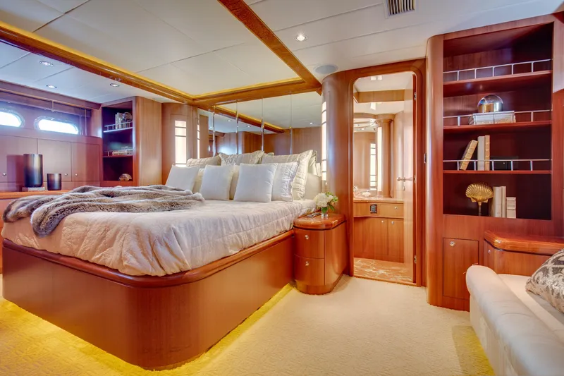 Slide: The Image of Luxurious bedroom in a 2006 Horizon 82’ Cockpit Motoryacht. - 19