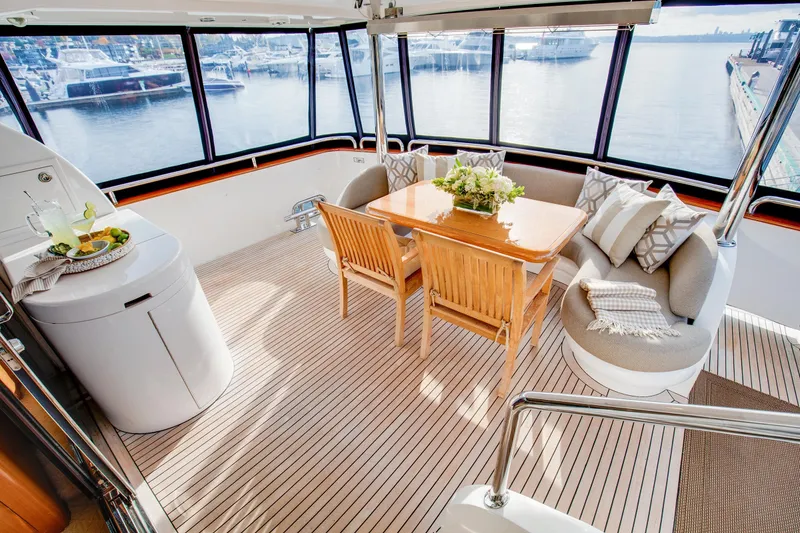 Slide: The Image of Luxurious interior of 2006 Horizon 82’ Cockpit Motoryacht. - 7