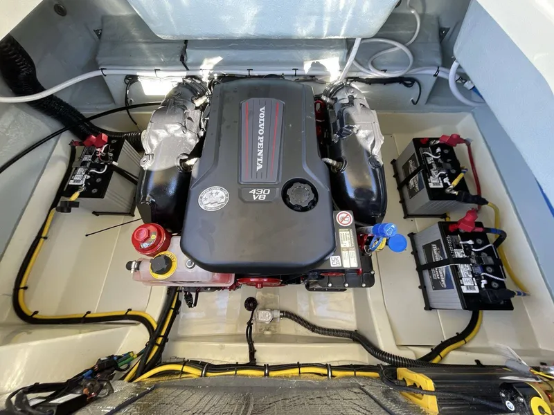 Slide: The Image of Chris-Craft 28 sportster 2025 - 15