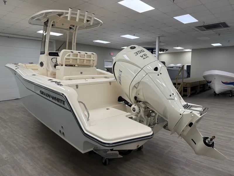 Slide: The Image of Grady-White Fisherman 236 2026 - 7