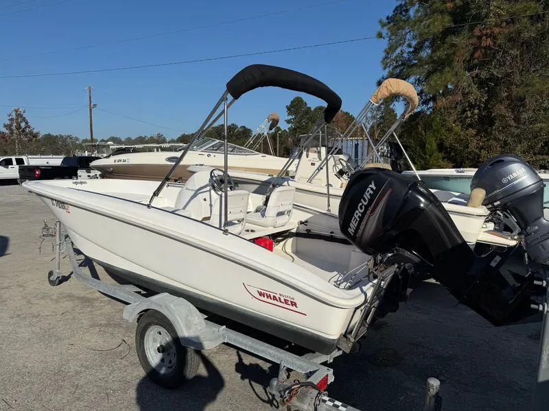Slide: The Image of Boston Whaler 150 Super Sport 2017 - 3