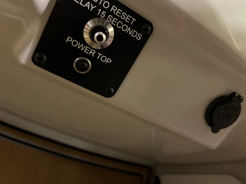 Slide: The Image of Crest Caribbean LX 250 SLS - Includes Trailer 2024 - 7