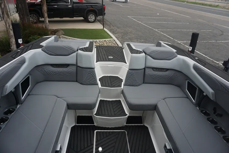 Slide: The Image of MasterCraft XStar 25 - Factory Demo 2026 - 7