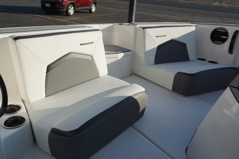 Slide: The Image of MasterCraft ProStar 2026 - 6