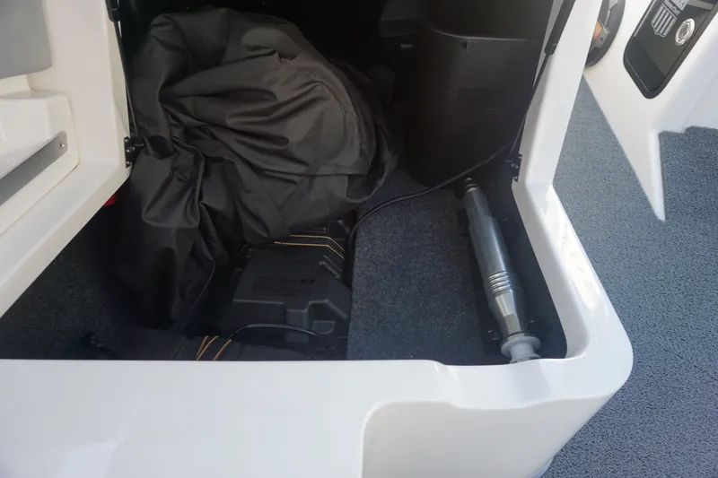 Slide: The Image of MasterCraft X24 2022 - 43