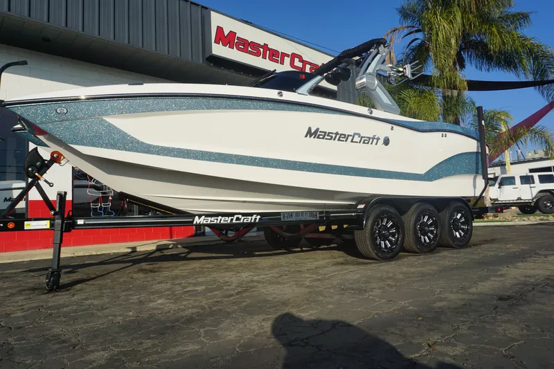 Slide: The Image of MasterCraft X24 2022 - 49