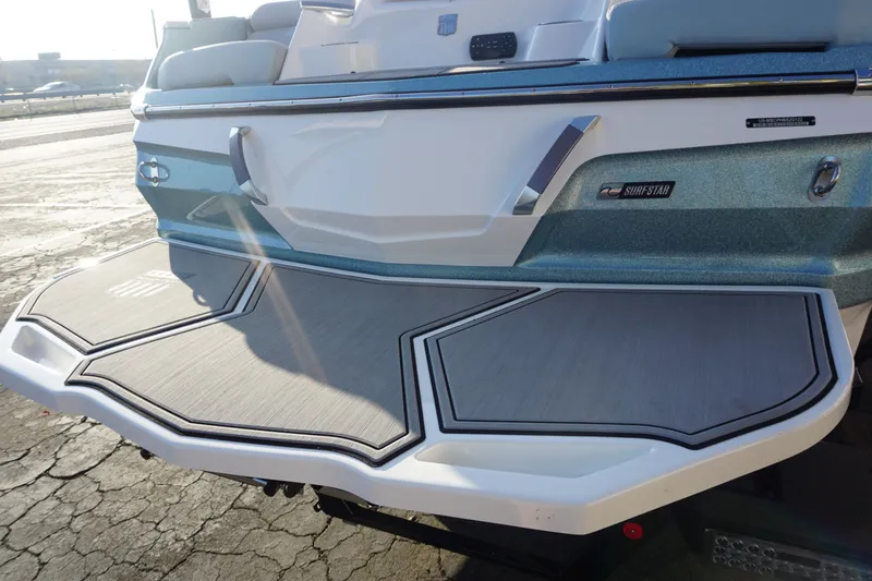 Slide: The Image of MasterCraft X24 2022 - 7