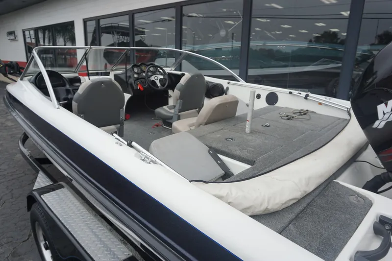 Slide: The Image of Stratos 200 FS 2005 - 8