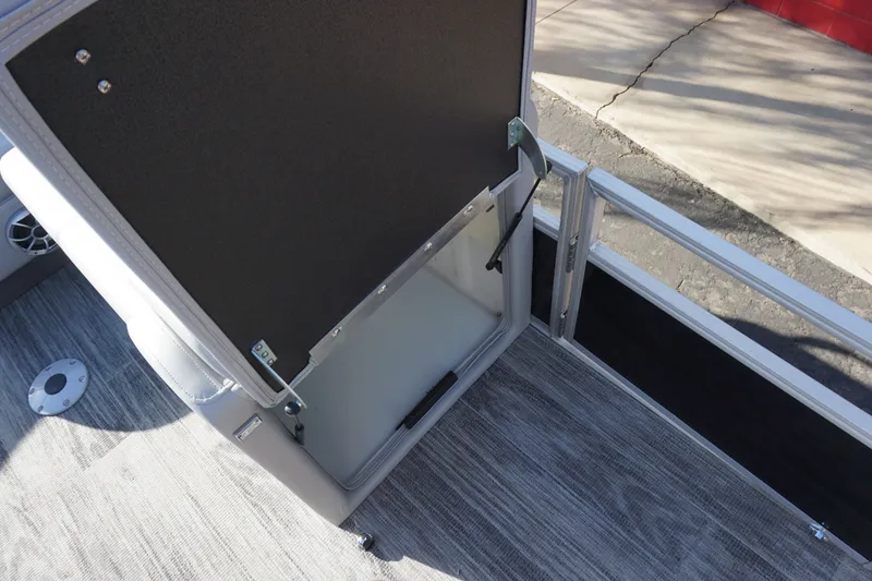 Slide: The Image of Ranger 223FC 2025 - 15