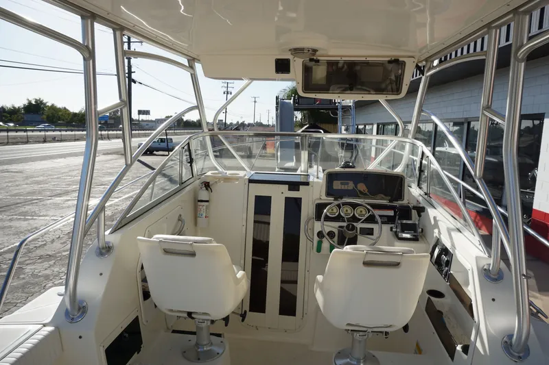 Slide: The Image of Boston Whaler 23 Conquest 2000 - 14