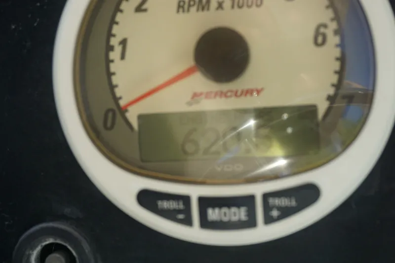 Slide: The Image of Boston Whaler 23 Conquest 2000 - 17