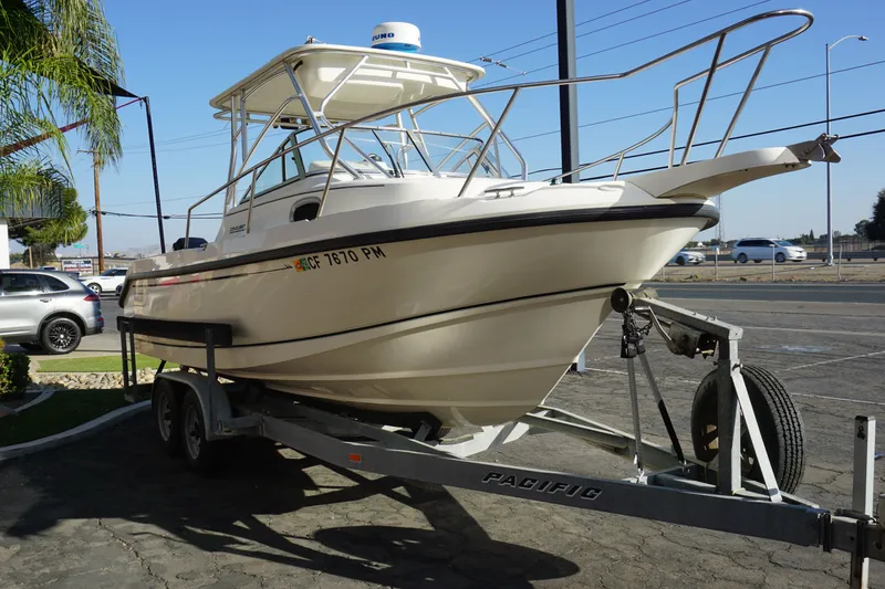 Slide: The Image of Boston Whaler 23 Conquest 2000 - 6