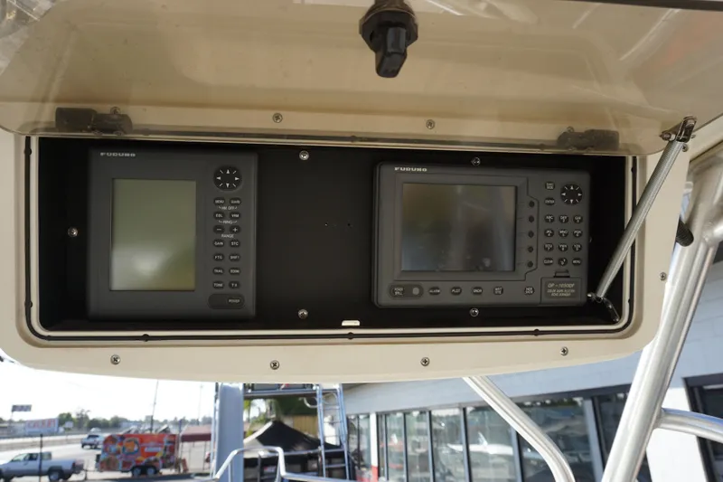 Slide: The Image of Boston Whaler 23 Conquest 2000 - 7