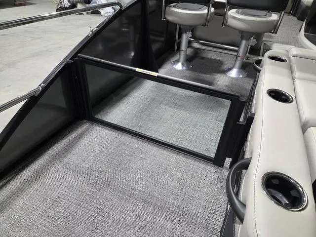 Slide: The Image of Barletta Cabrio 24UE 2026 - 11