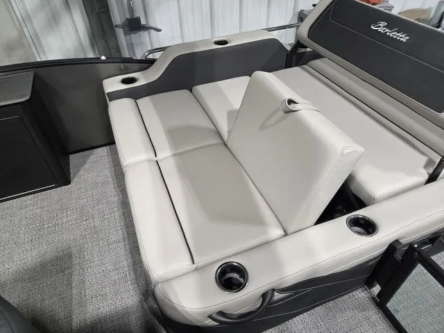 Slide: The Image of Barletta Cabrio 24UE 2026 - 12